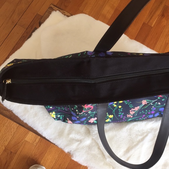 💐NWOT Victoria’s Secret zippered bag💐 - Picture 8 of 8